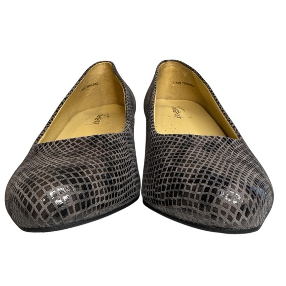 Trotters Kari Dark Gray Snake Print Block Heels Slip On Leather Pumps 7.5 W - Picture 7 of 14